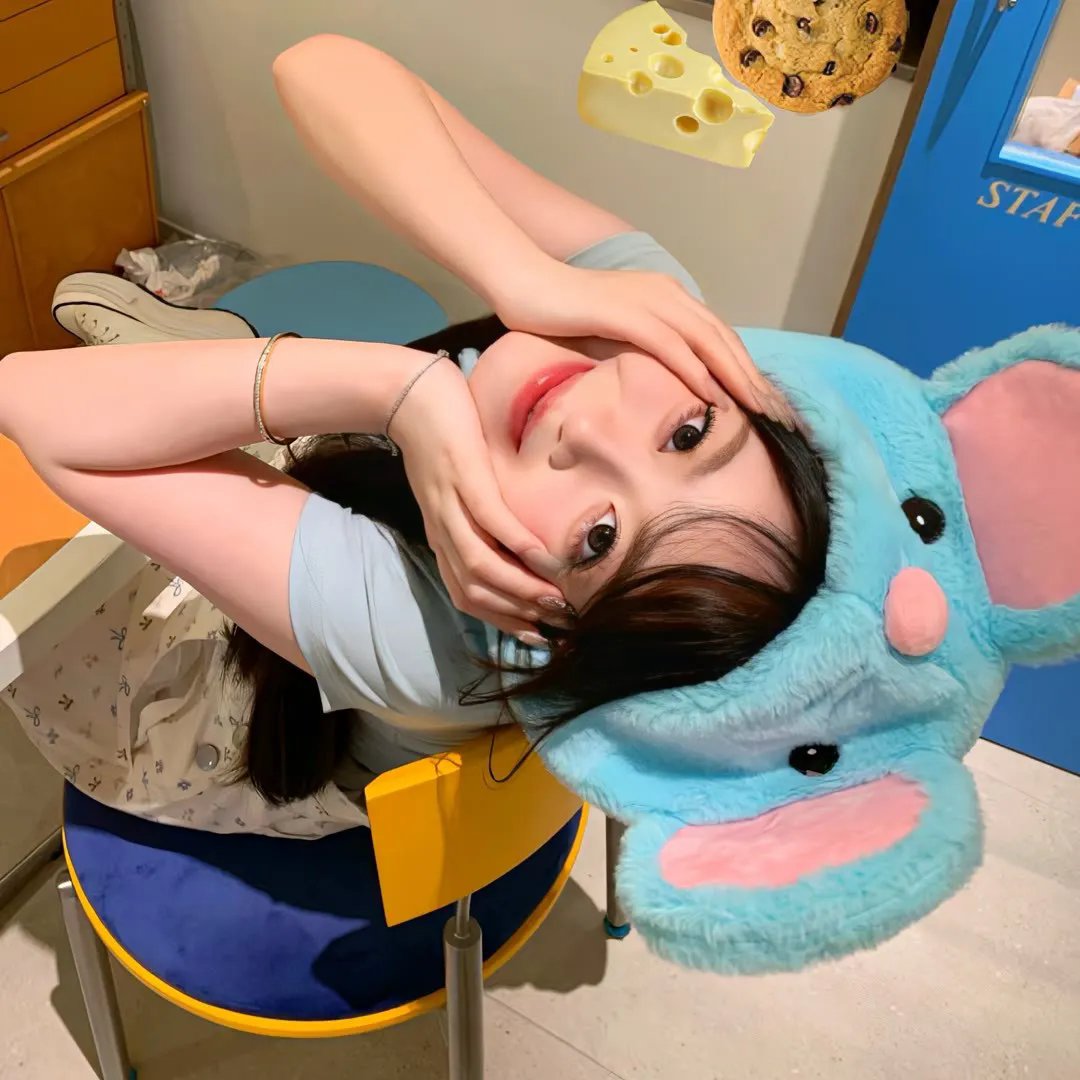 AI短剧成片画面：统一色调的角色叙事镜头